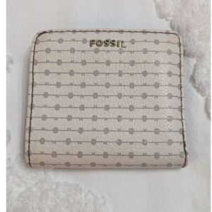 🤎 Fossil Bifold Wallet White Brown Pre-owned